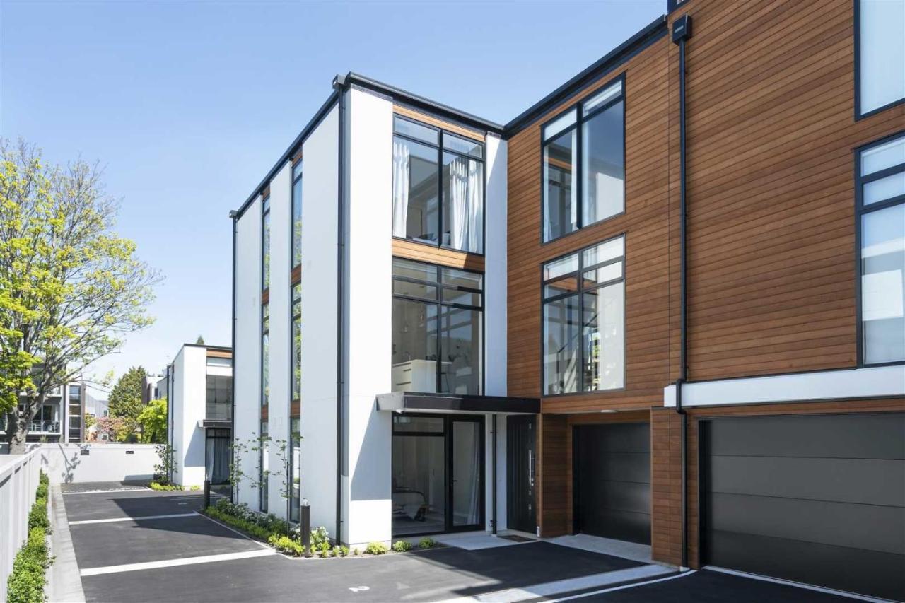 Architectural Urban Diamond Villa Christchurch Exterior photo